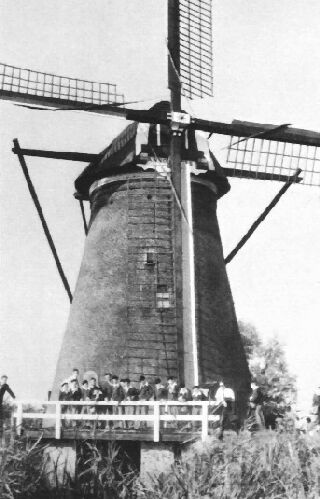 59TOUR05-sm.jpg (34778 bytes)